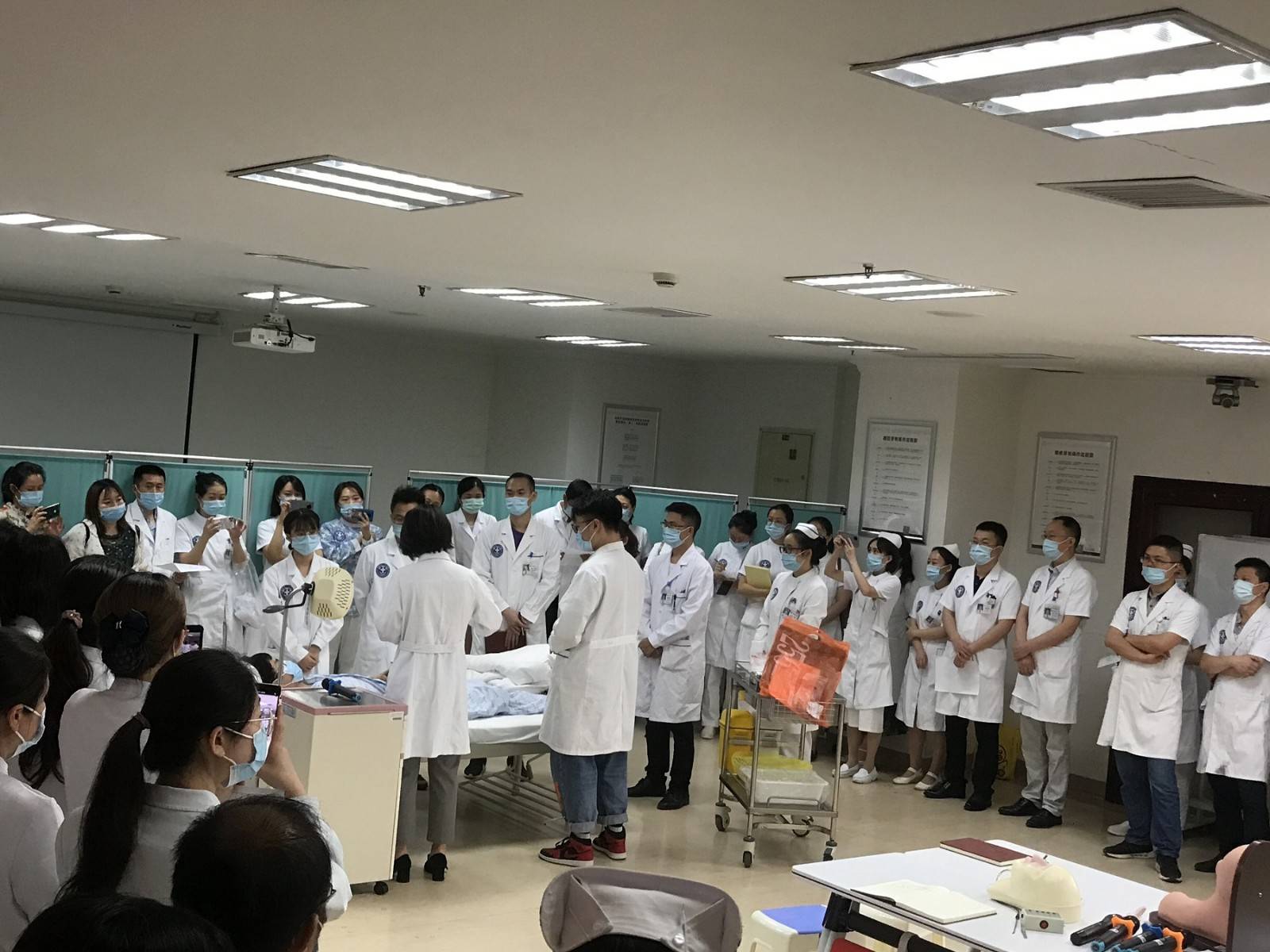 教学查房3.jpg
